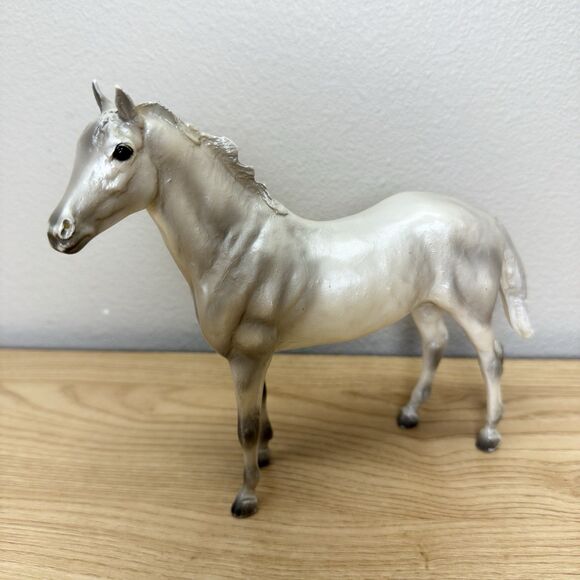 Breyer Horse Lot of two #62031 Duchess Grey Thoroughbred 1:12 Pearlescent Shiny - Picture 5 of 8